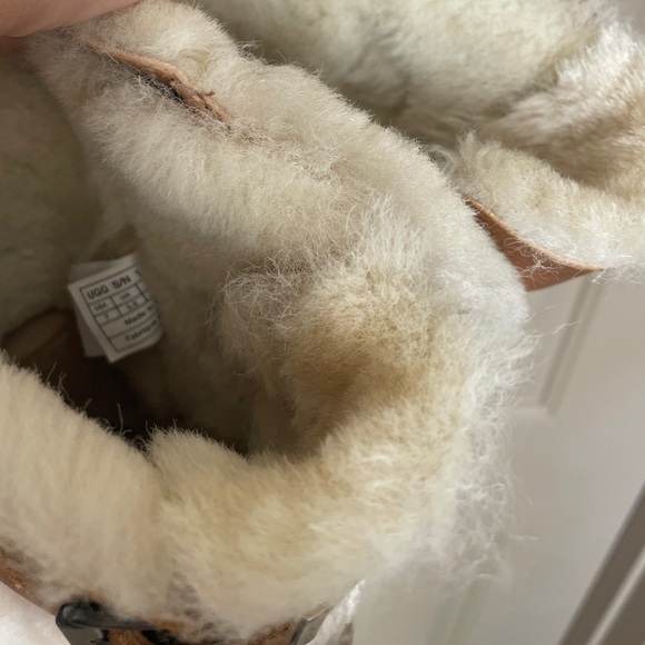 UGG Airehart Boots - Picture 11 of 14